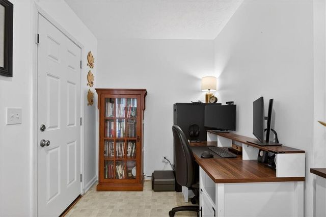 1054 River Plantation Drive, Woodstock, GA 30188