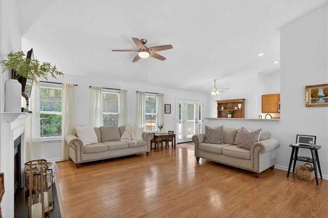 1054 River Plantation Drive, Woodstock, GA 30188