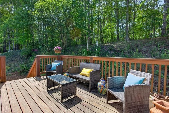 1054 River Plantation Drive, Woodstock, GA 30188