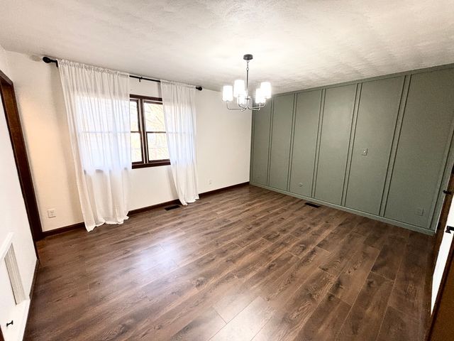 112 Donoho Drive, Salem, IL 62881