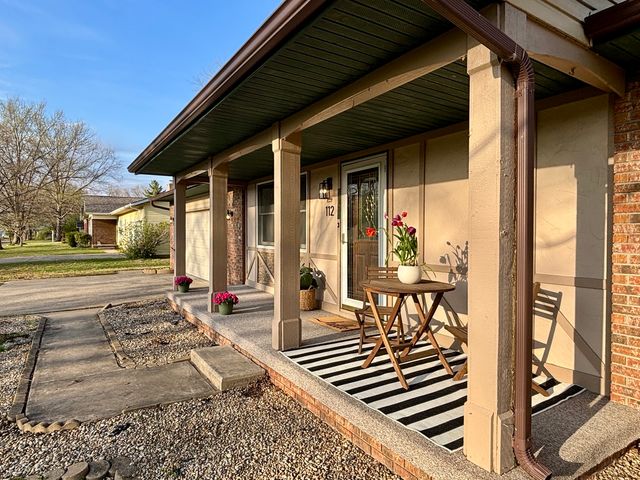 112 Donoho Drive, Salem, IL 62881