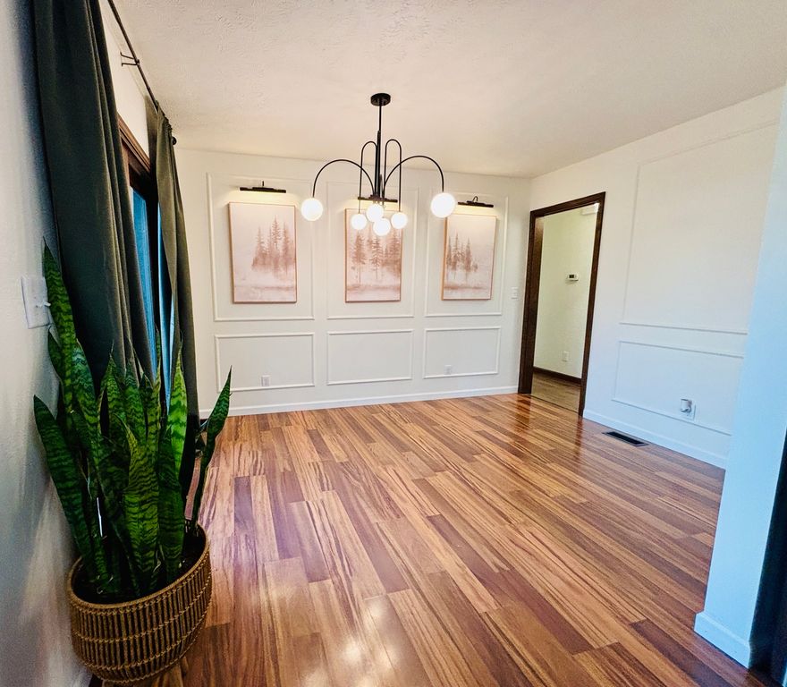 Image 9 of property listing at 112 Donoho Drive, Salem, IL 62881