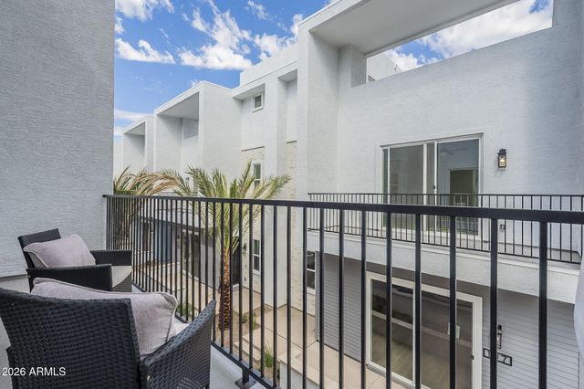 111 W HOLCOMB Lane, Phoenix, AZ 85003
