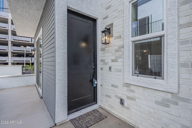 111 W HOLCOMB Lane, Phoenix, AZ 85003