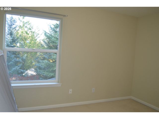 13610 Se SNOWFIRE Dr, Happy Valley, OR 97086