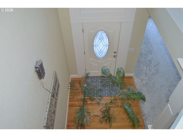 13610 Se SNOWFIRE Dr, Happy Valley, OR 97086