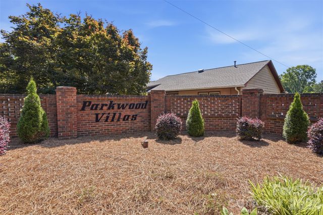 141 Glenwood Drive E, Rock Hill, SC 29732