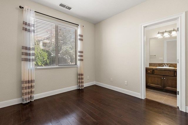 7801 Cordially Way, Elk Grove, CA 95757