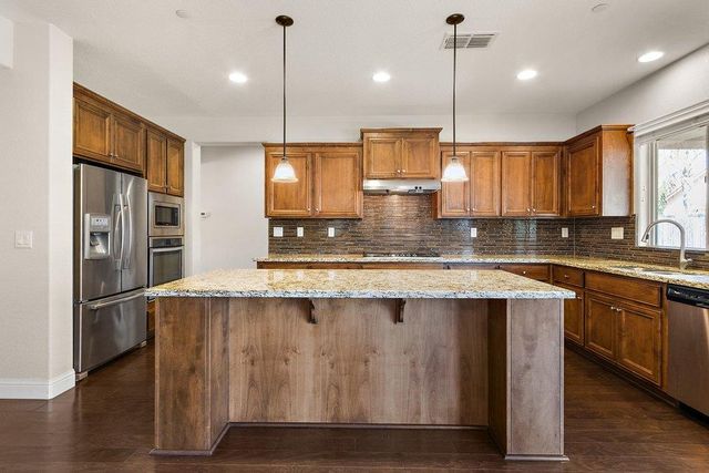 7801 Cordially Way, Elk Grove, CA 95757