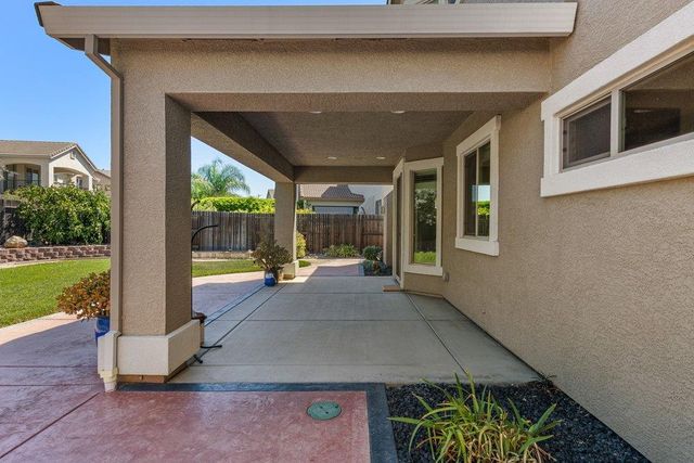 7801 Cordially Way, Elk Grove, CA 95757