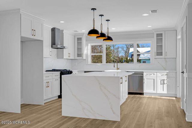 420 New Jersey Avenue, Pine Beach, NJ 08741