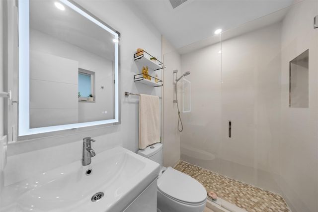 902 Cypress Grove Drive 902, Pompano Beach, FL 33069