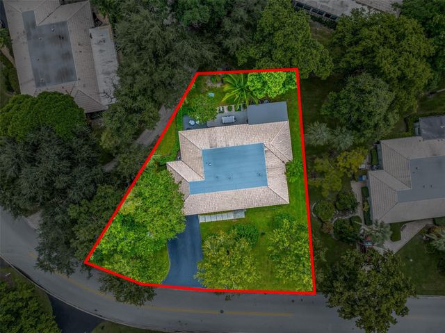 902 Cypress Grove Drive 902, Pompano Beach, FL 33069