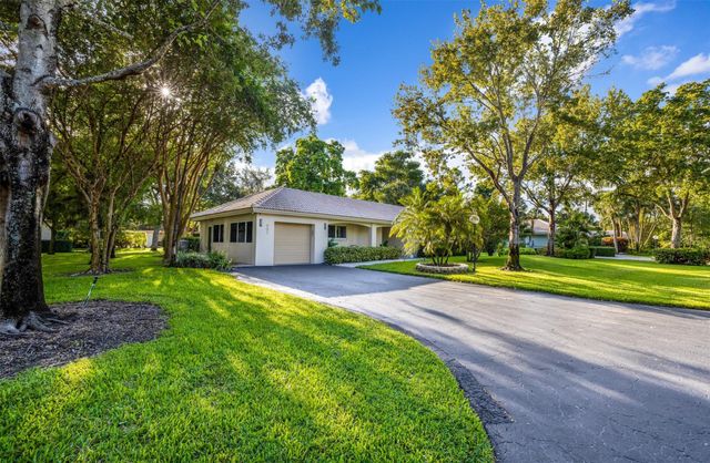 902 Cypress Grove Drive 902, Pompano Beach, FL 33069