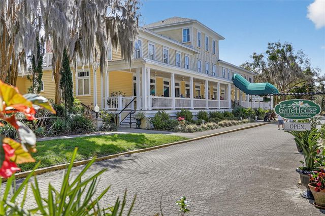 605 SANDLAKE COURT, Mount Dora, FL 32757