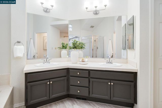 6199 6199 Lakeview Cir, San Ramon, CA 94582