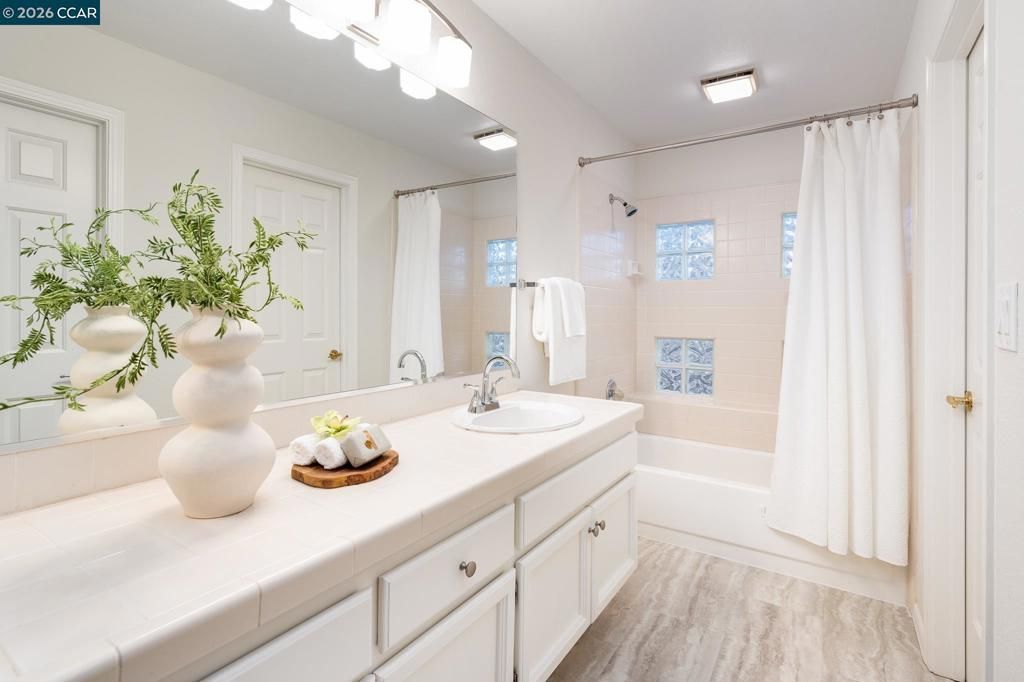 Image 24 of property listing at 6199 6199 Lakeview Cir, San Ramon, CA 94582