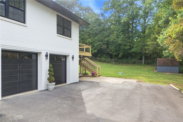 1231 White Oak Drive, Springfield, OH 45504