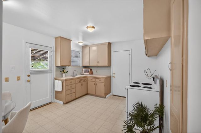 4012 Lusk Dr, Sacramento, CA 95864
