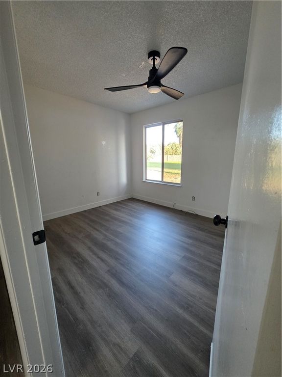 Image 5 of property listing at 567 Roxella Lane A, Las Vegas, NV 89110