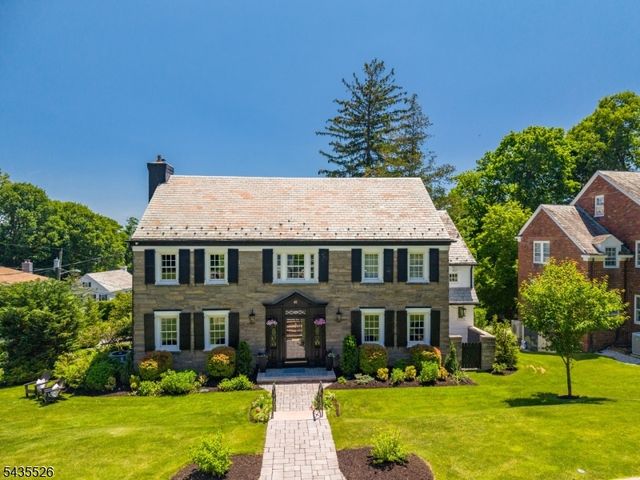 41 Crestwood Dr, Maplewood Twp., NJ 07040