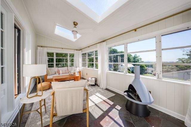 41 Crestwood Dr, Maplewood Twp., NJ 07040