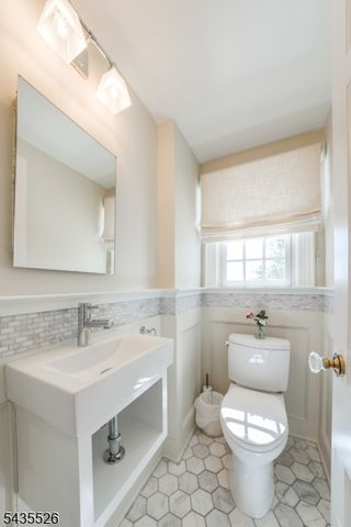 41 Crestwood Dr, Maplewood Twp., NJ 07040