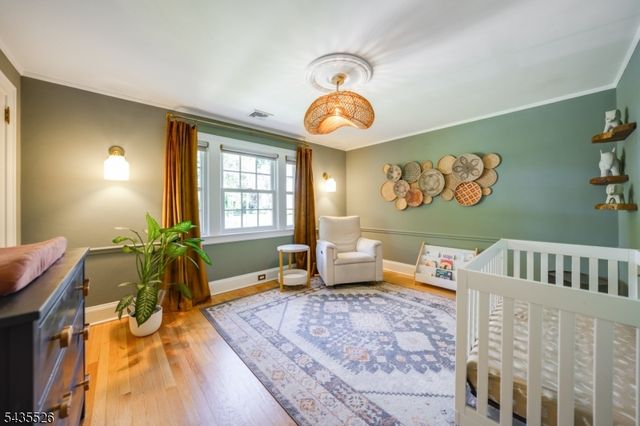 41 Crestwood Dr, Maplewood Twp., NJ 07040