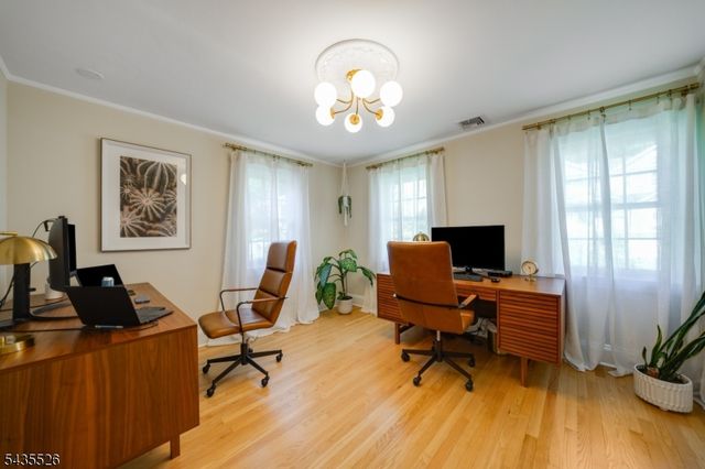 41 Crestwood Dr, Maplewood Twp., NJ 07040