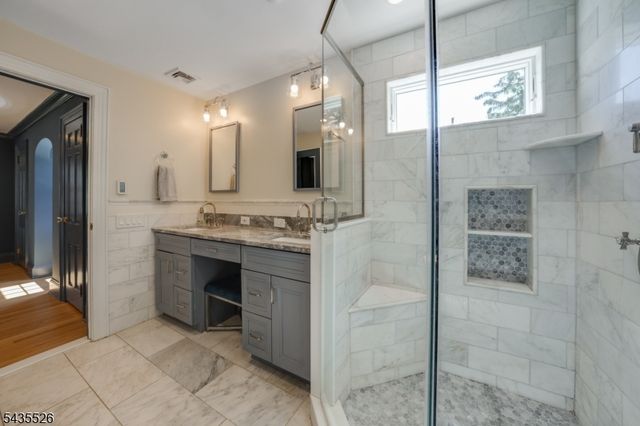 41 Crestwood Dr, Maplewood Twp., NJ 07040