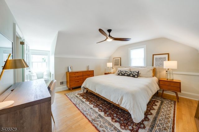 41 Crestwood Dr, Maplewood Twp., NJ 07040