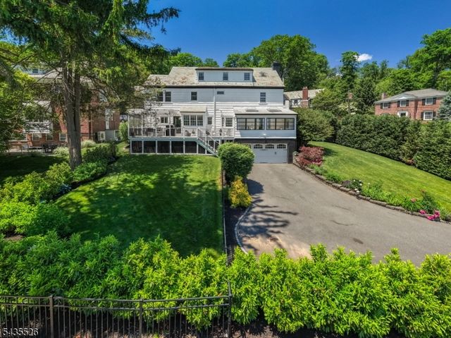 41 Crestwood Dr, Maplewood Twp., NJ 07040
