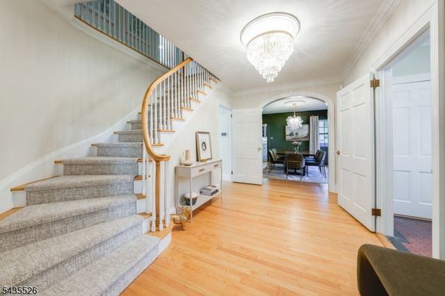 41 Crestwood Dr, Maplewood Twp., NJ 07040