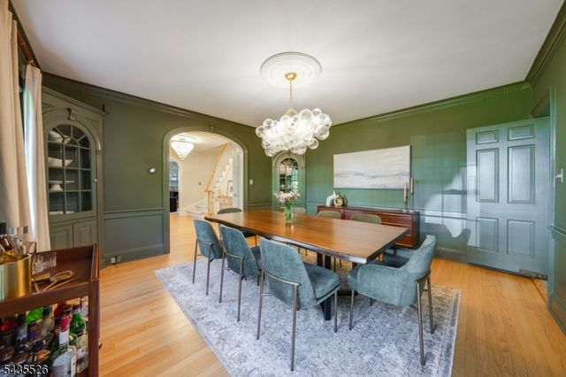 41 Crestwood Dr, Maplewood Twp., NJ 07040