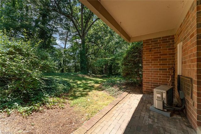 1757 S Hawthorne Road, Winston-salem, NC 27103