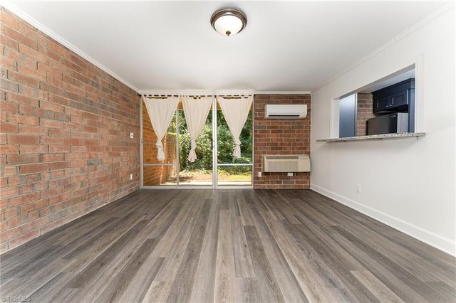 1757 S Hawthorne Road, Winston-salem, NC 27103