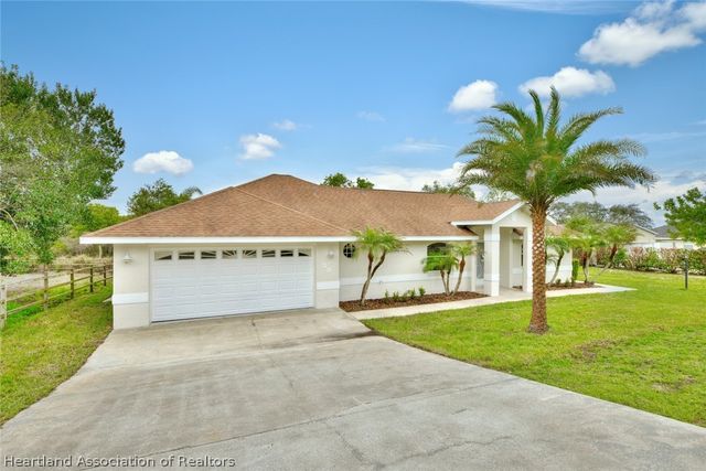 39 Miami Drive, Lake Placid, FL 33852