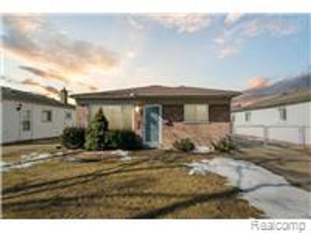 6491 N Waverly Street, Dearborn Heights, MI 48127