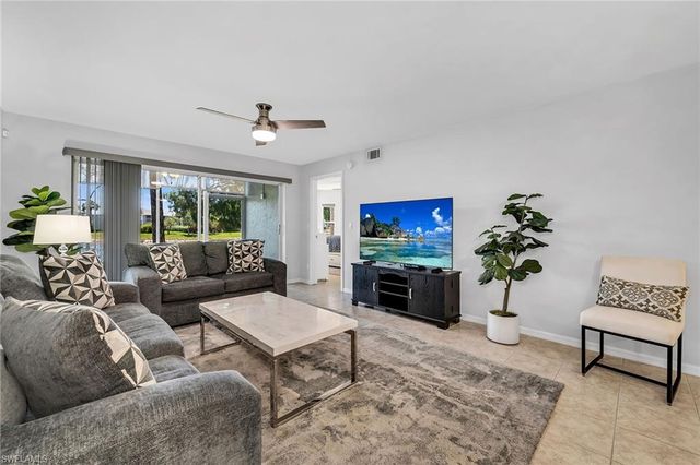 925 New Waterford DR 104, Naples, FL 34104
