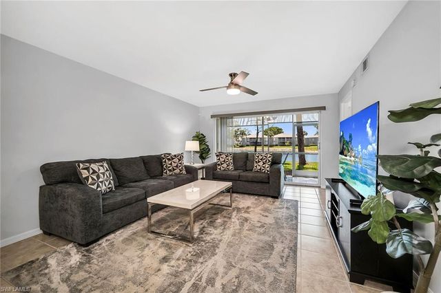 925 New Waterford DR 104, Naples, FL 34104