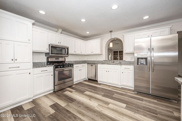 2808 Lawnwood Drive, Ocean Springs, MS 39564