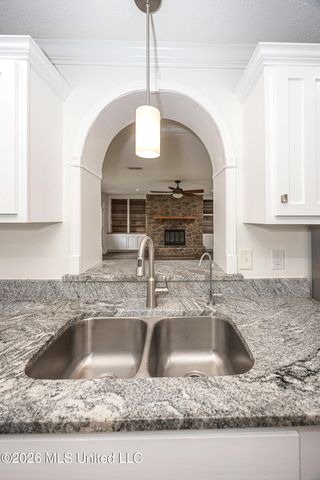 2808 Lawnwood Drive, Ocean Springs, MS 39564