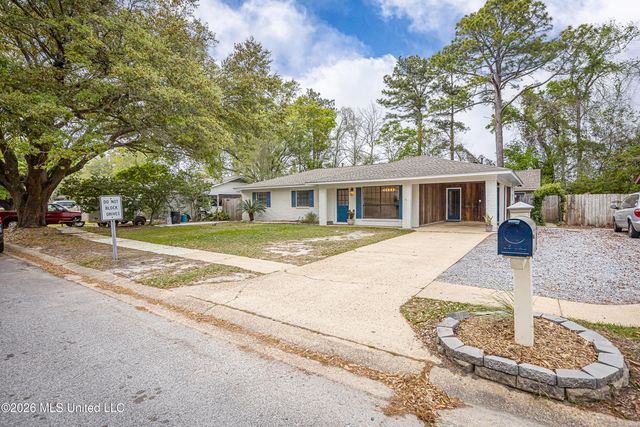 2808 Lawnwood Drive, Ocean Springs, MS 39564