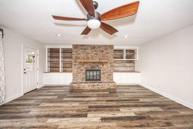 2808 Lawnwood Drive, Ocean Springs, MS 39564