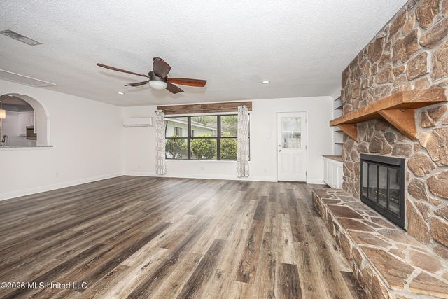 2808 Lawnwood Drive, Ocean Springs, MS 39564