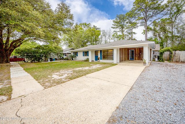 2808 Lawnwood Drive, Ocean Springs, MS 39564