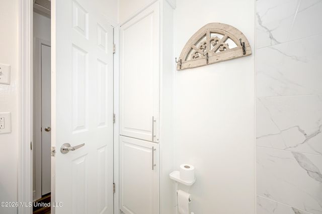 2808 Lawnwood Drive, Ocean Springs, MS 39564