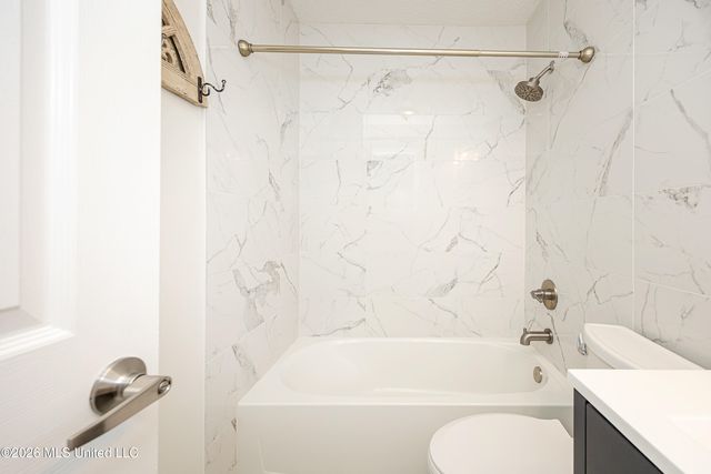 2808 Lawnwood Drive, Ocean Springs, MS 39564