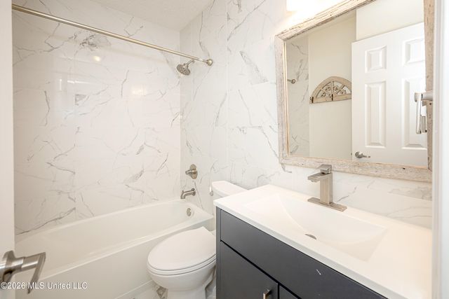 2808 Lawnwood Drive, Ocean Springs, MS 39564