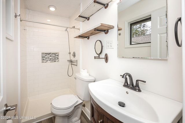 2808 Lawnwood Drive, Ocean Springs, MS 39564